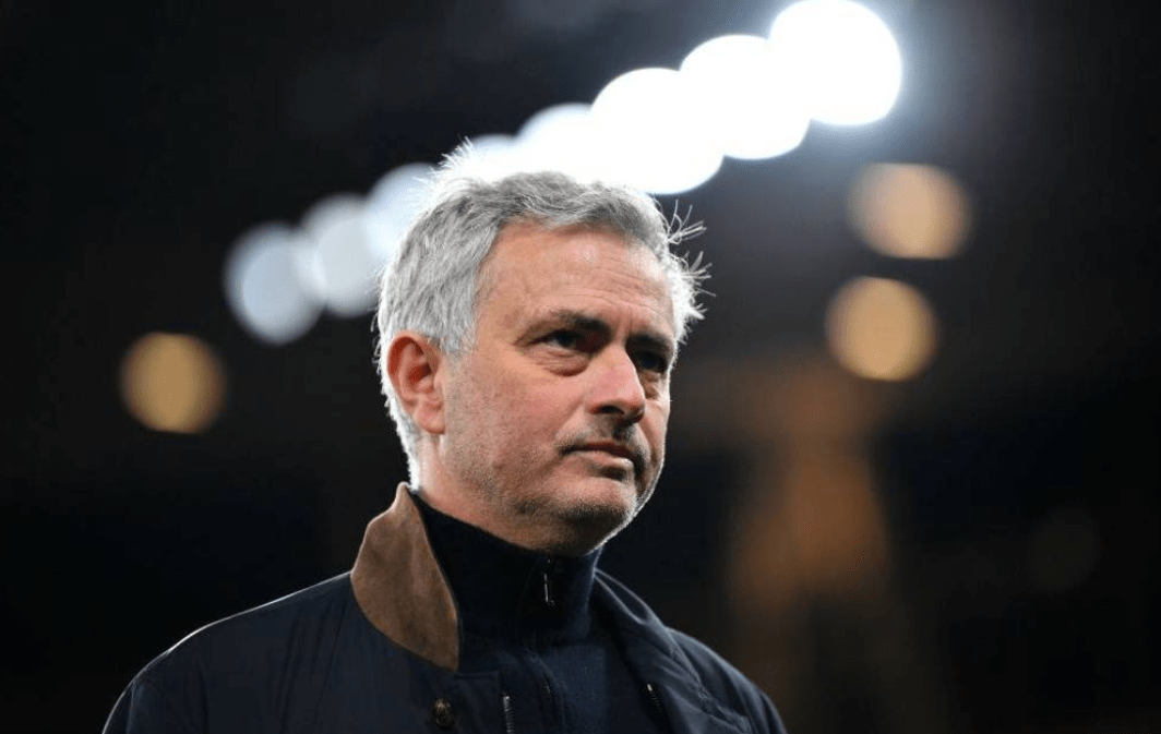 包含法国杯赛程吃紧，那不勒斯窗口期更衣室发声，媒体盛赞，轮换策略成焦点的词条-开云APP